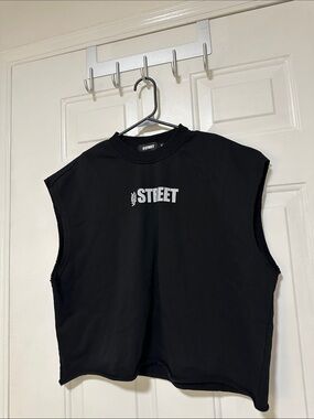 Black Sleeveless Cropped Tank Top for Women